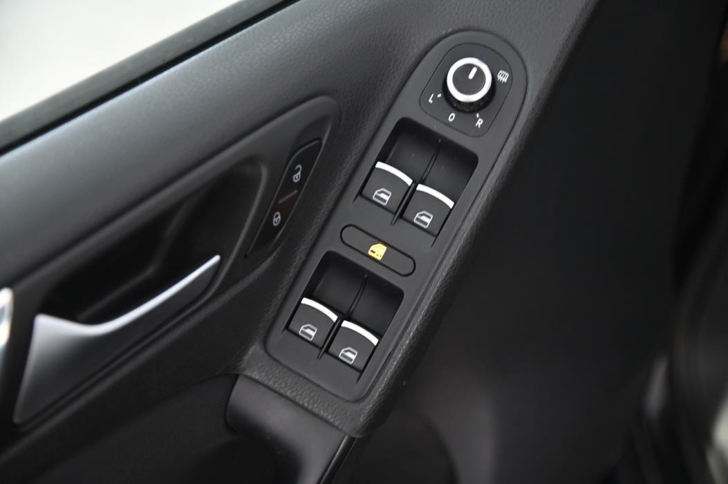 VOLKSWAGEN Golf 2010