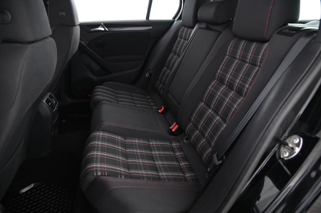 VOLKSWAGEN Golf 2010