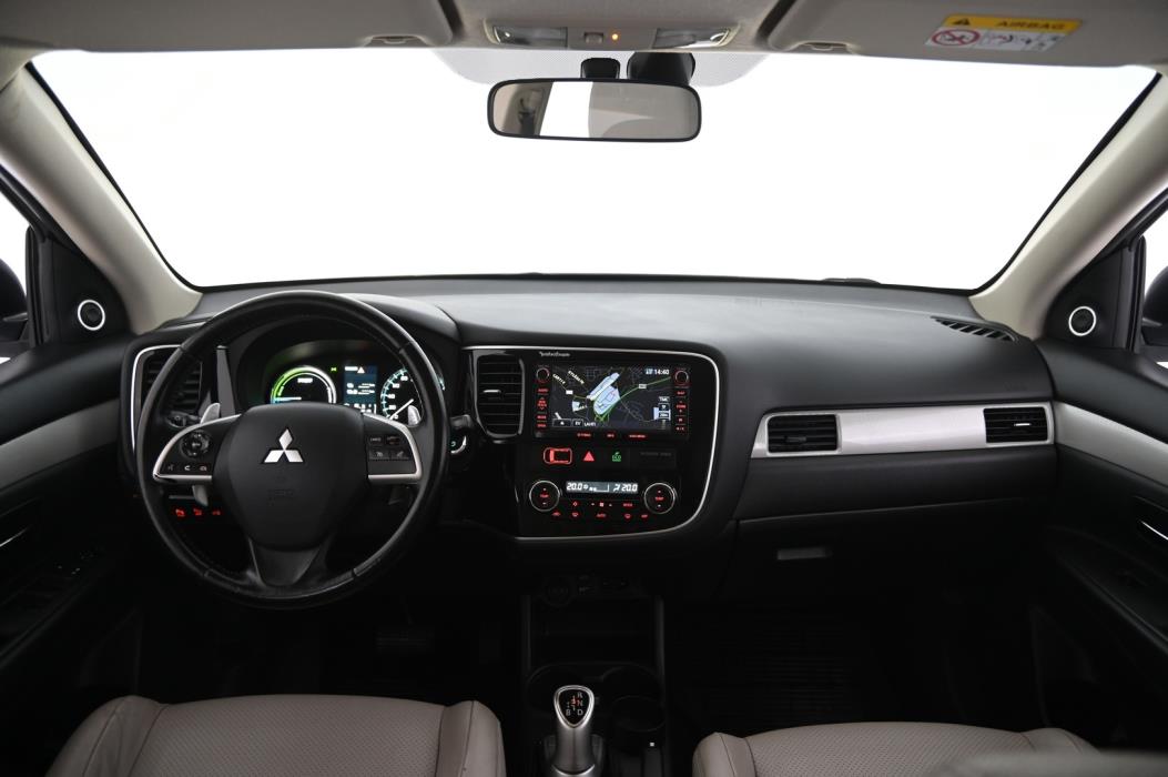 MITSUBISHI Outlander PHEV 2014