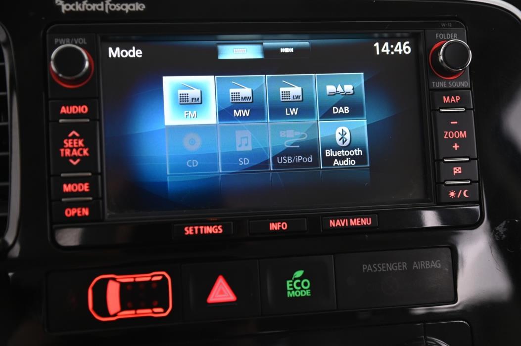 MITSUBISHI Outlander PHEV 2014