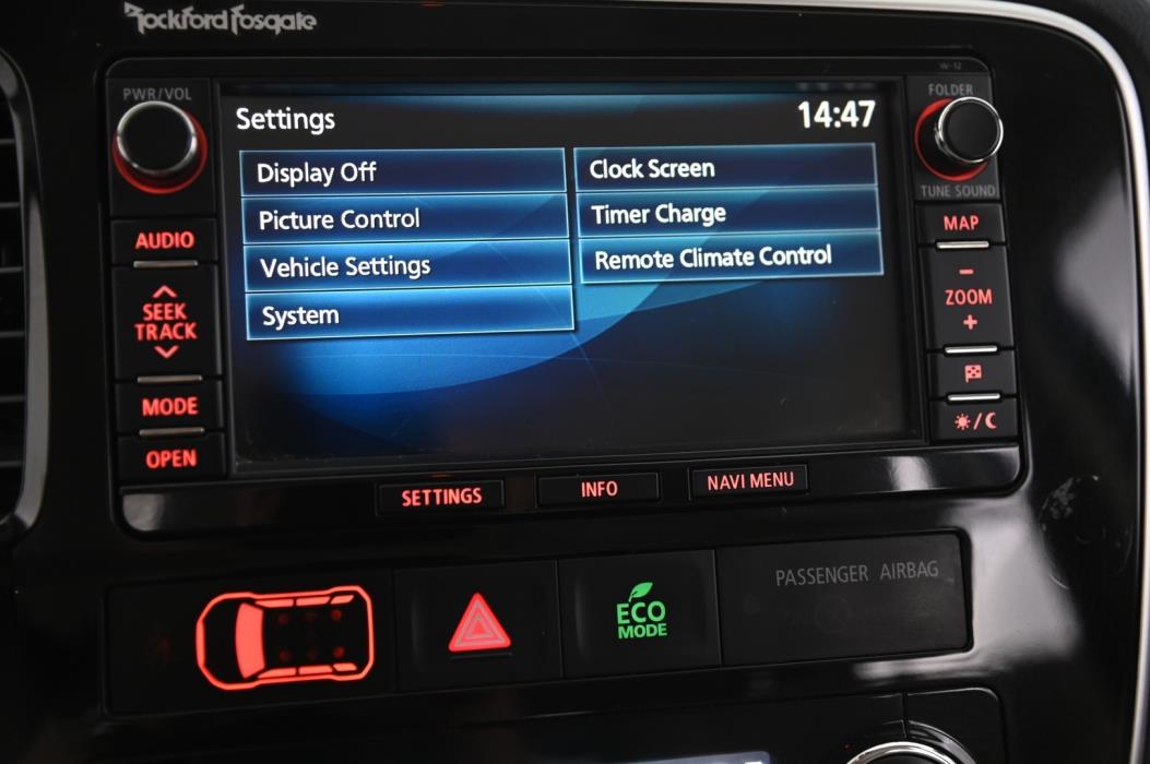 MITSUBISHI Outlander PHEV 2014