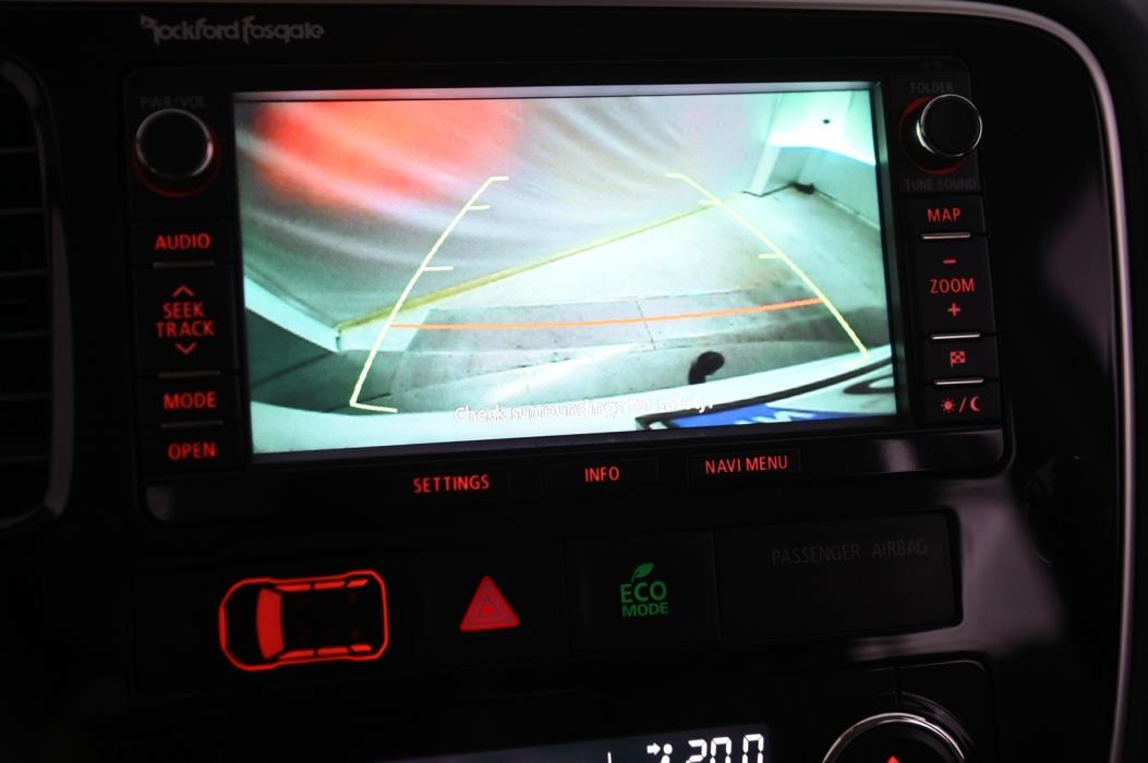 MITSUBISHI Outlander PHEV 2014