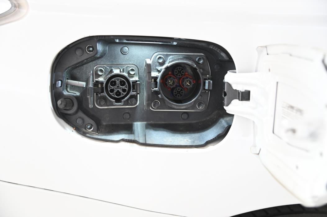 MITSUBISHI Outlander PHEV 2014