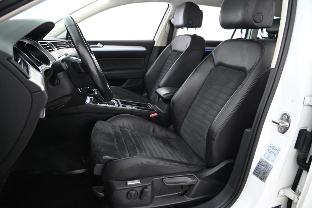 VOLKSWAGEN PASSAT 2016