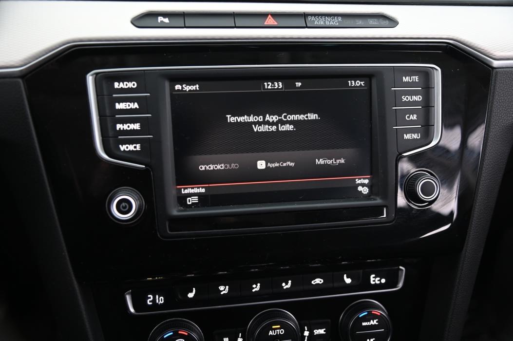 VOLKSWAGEN PASSAT 2016