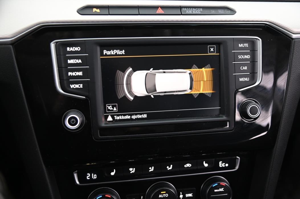 VOLKSWAGEN PASSAT 2016