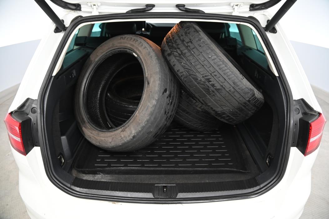 VOLKSWAGEN PASSAT 2016