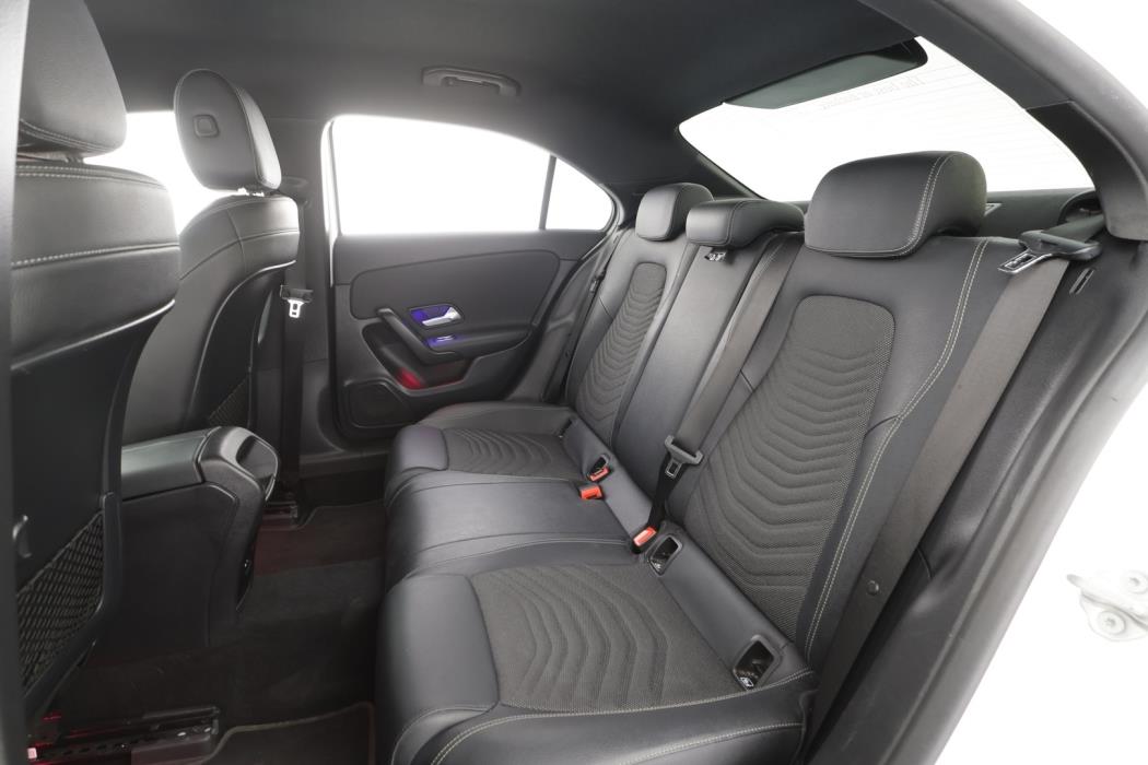 MERCEDES-BENZ A 2021