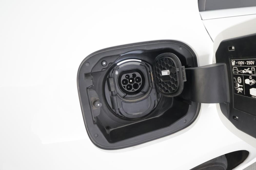 MERCEDES-BENZ A 2021