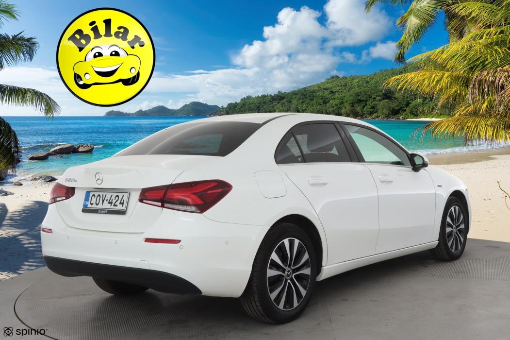 MERCEDES-BENZ A 2021
