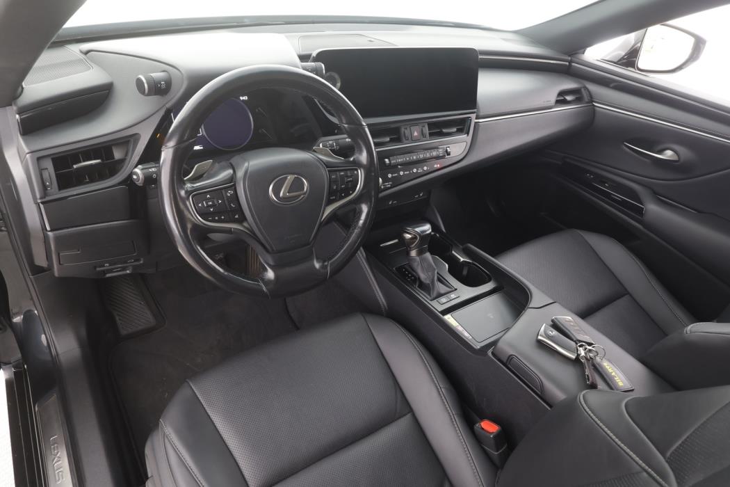 LEXUS ES 2023