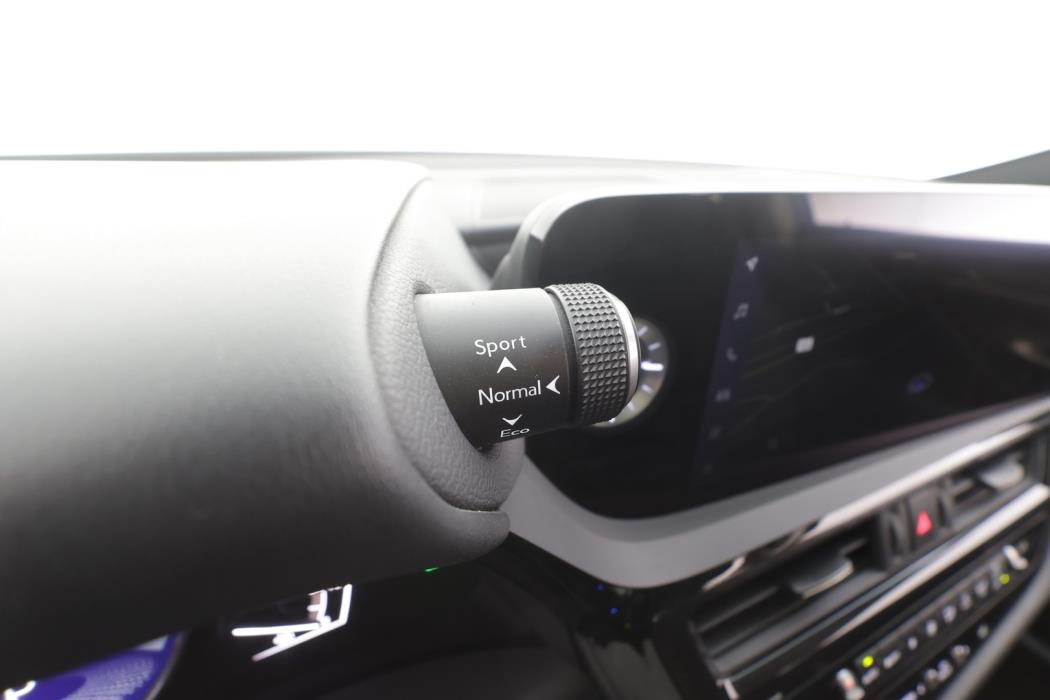 LEXUS ES 2023