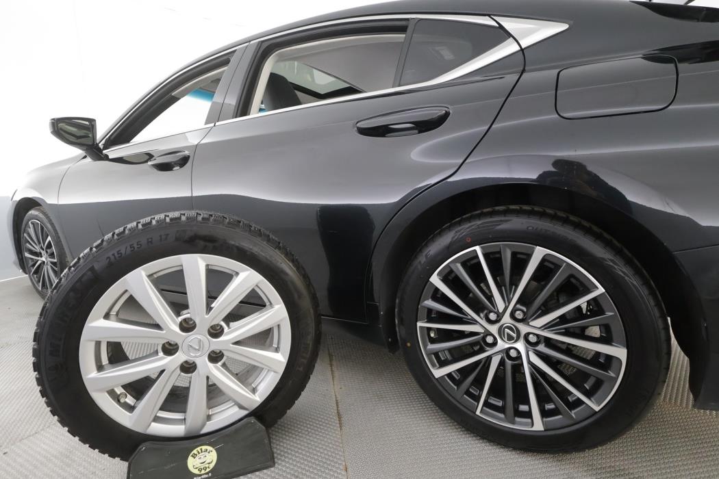 LEXUS ES 2023