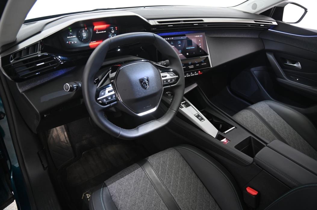 PEUGEOT 408 2023
