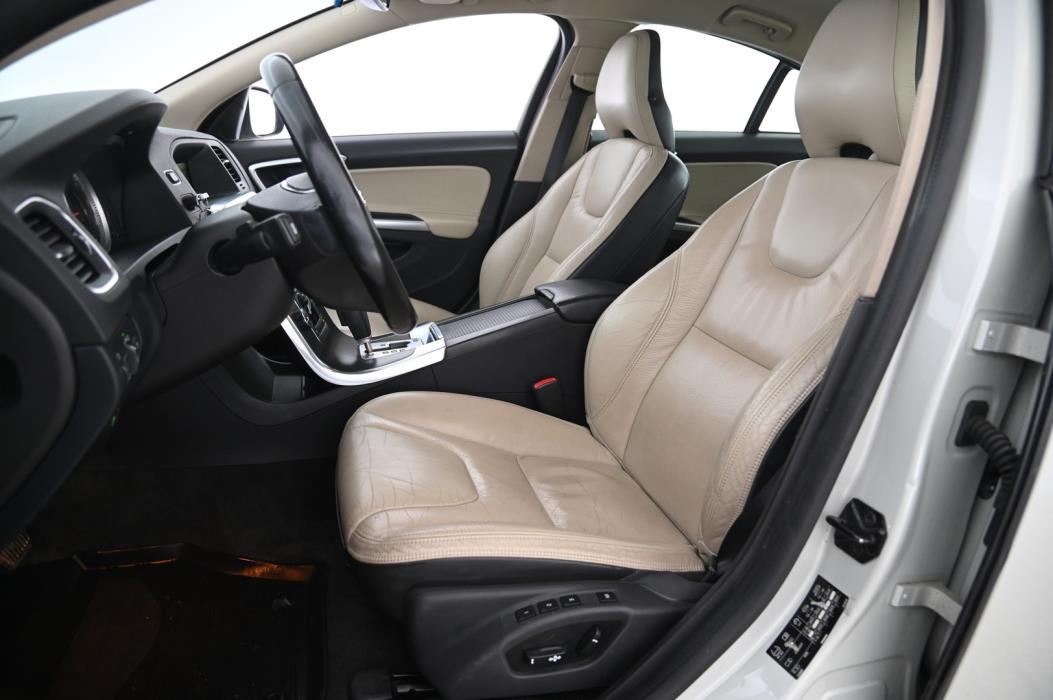 VOLVO S60 2011