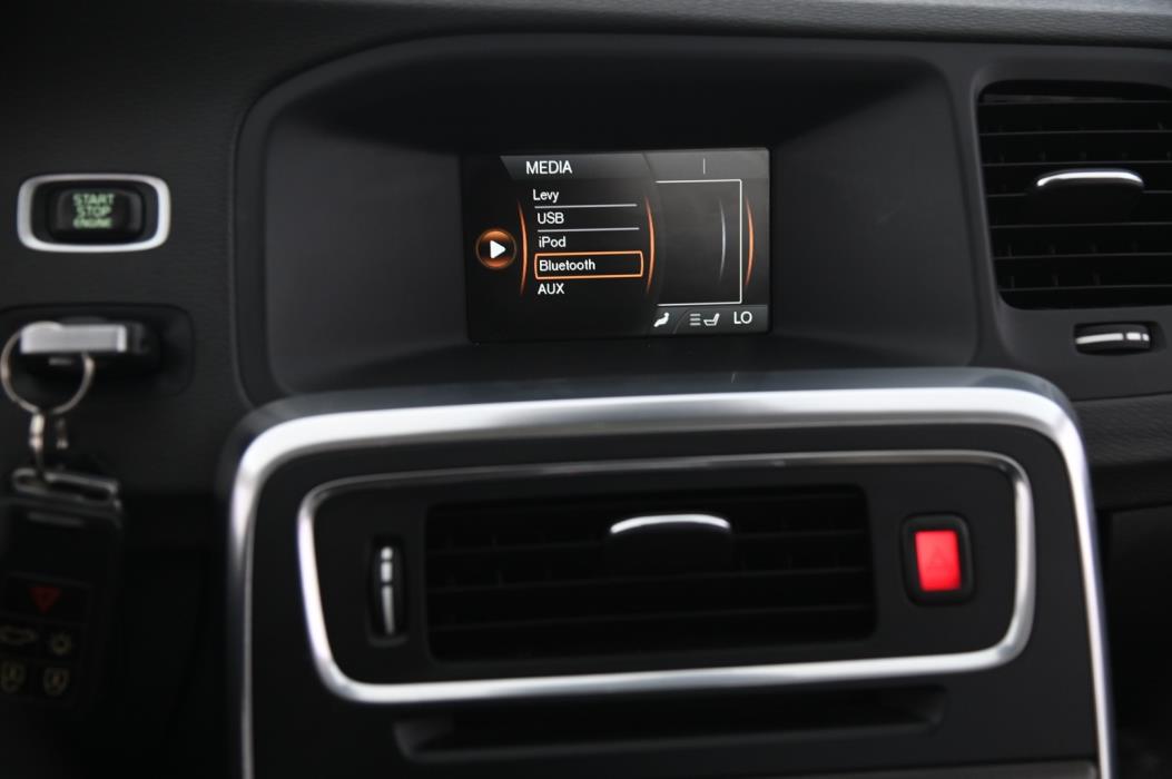 VOLVO S60 2011