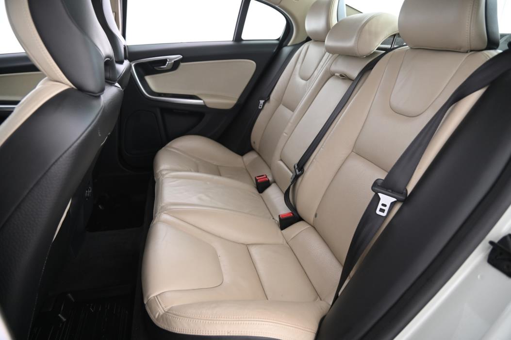 VOLVO S60 2011