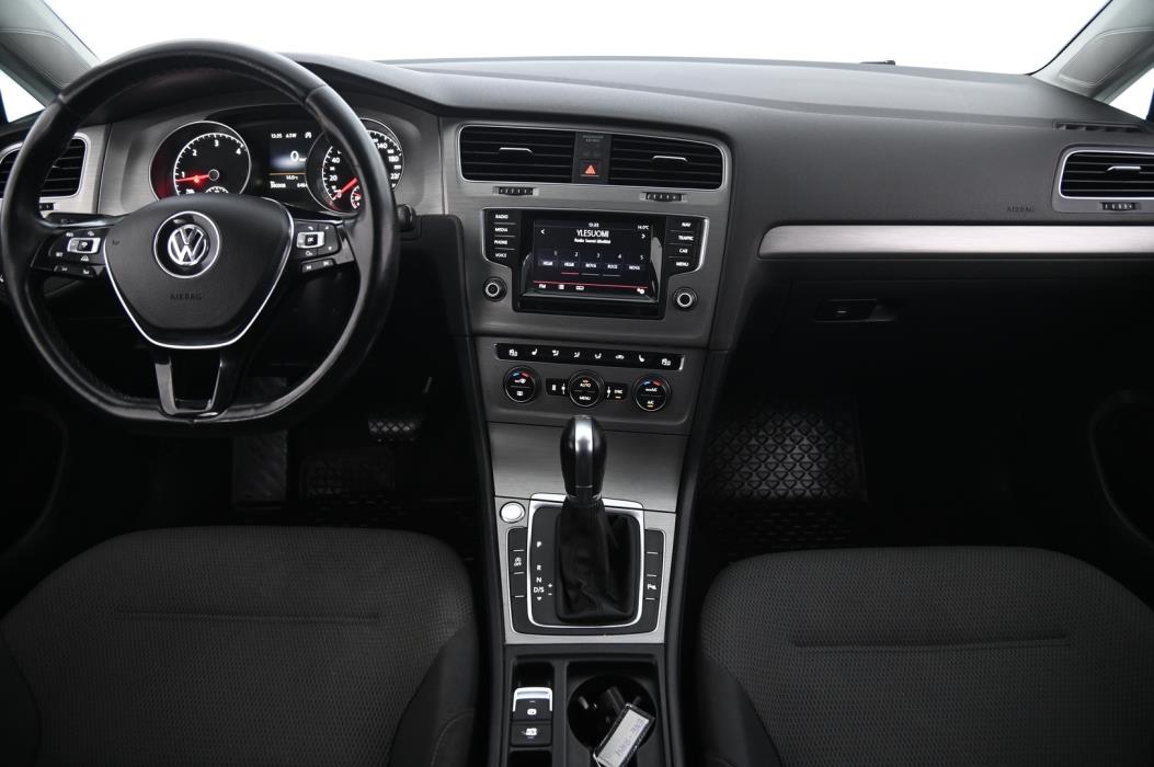 VOLKSWAGEN Golf 2014