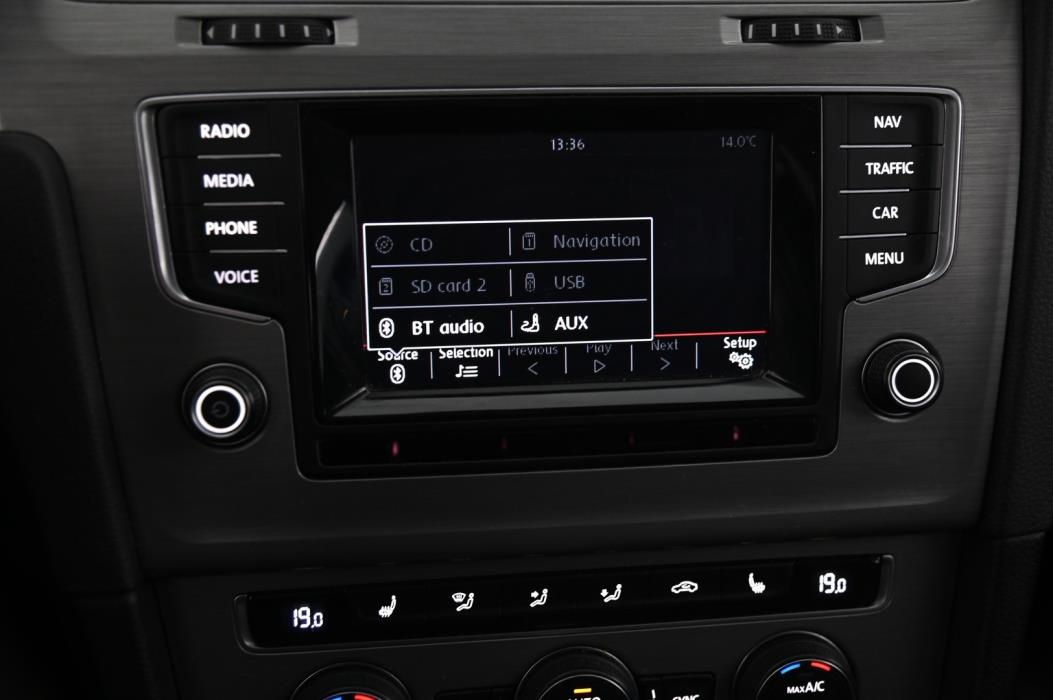 VOLKSWAGEN Golf 2014