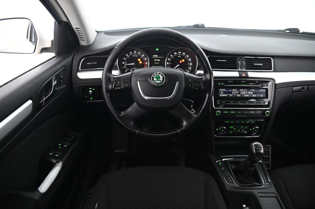 SKODA Superb 2010