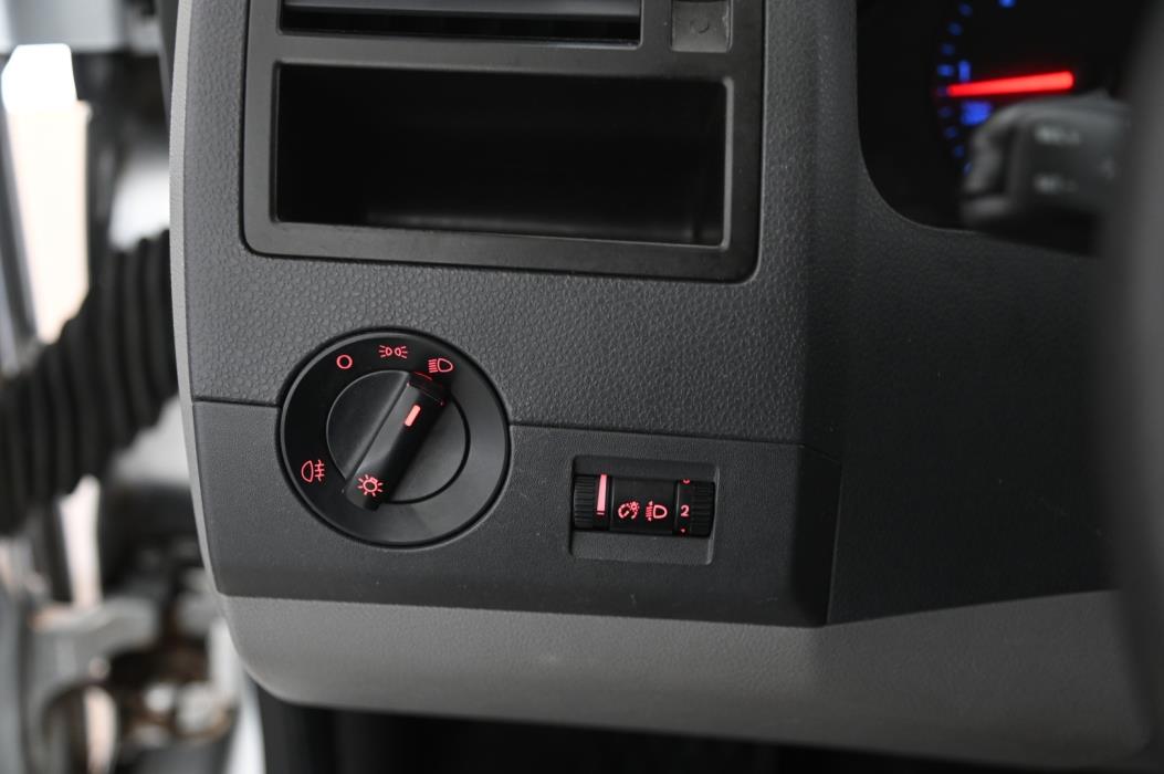 VOLKSWAGEN Transporter 2009