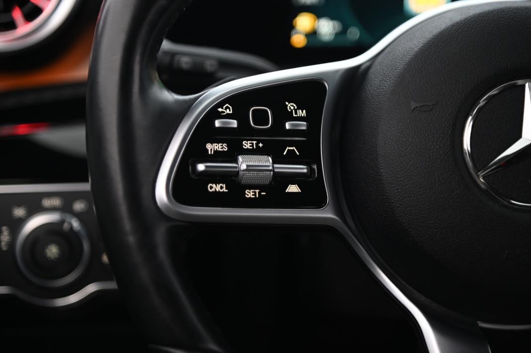 MERCEDES-BENZ A 2020