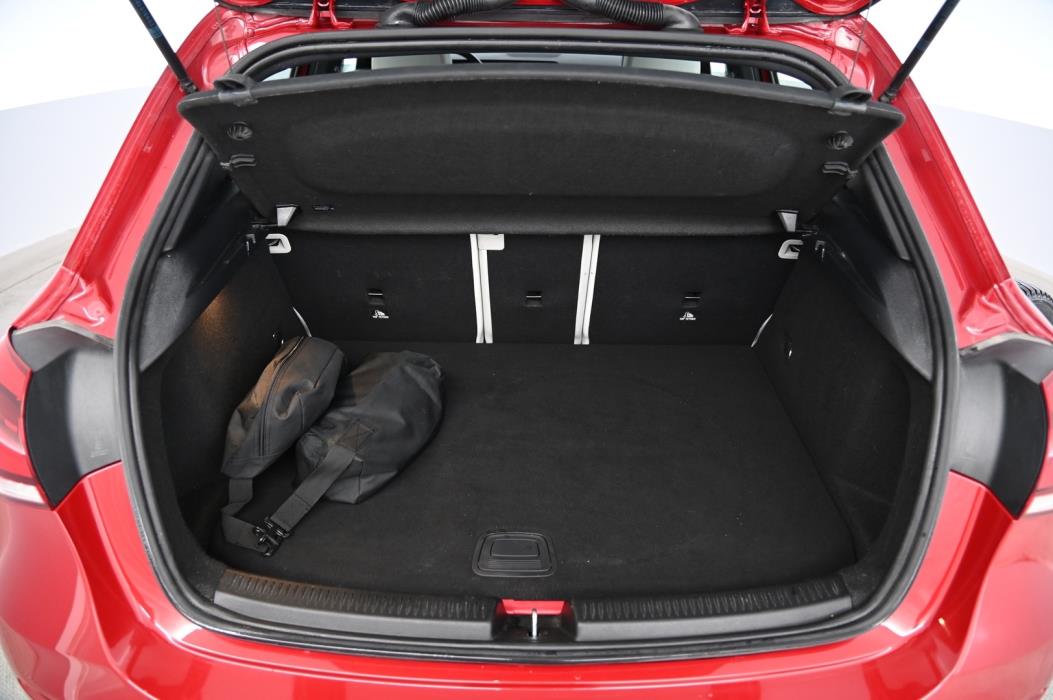 MERCEDES-BENZ A 2020