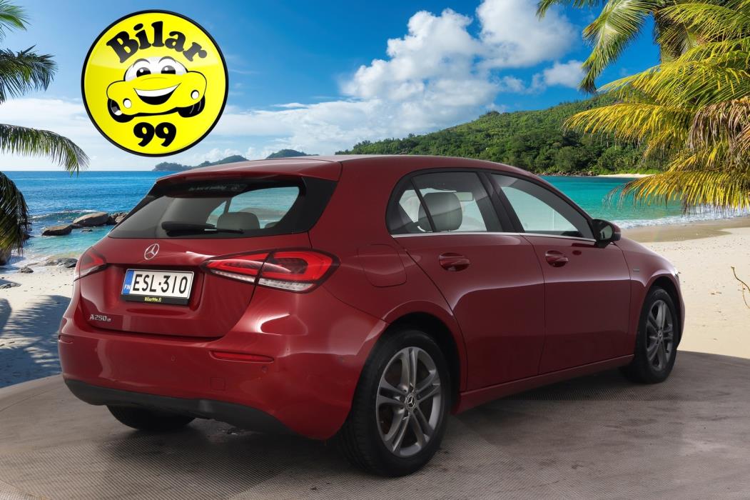 MERCEDES-BENZ A 2020