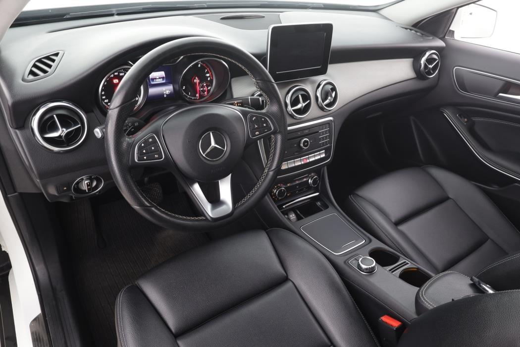 MERCEDES-BENZ GLA 2018