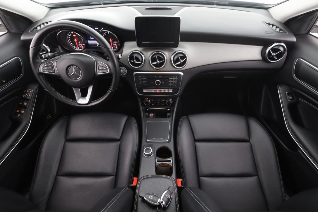 MERCEDES-BENZ GLA 2018