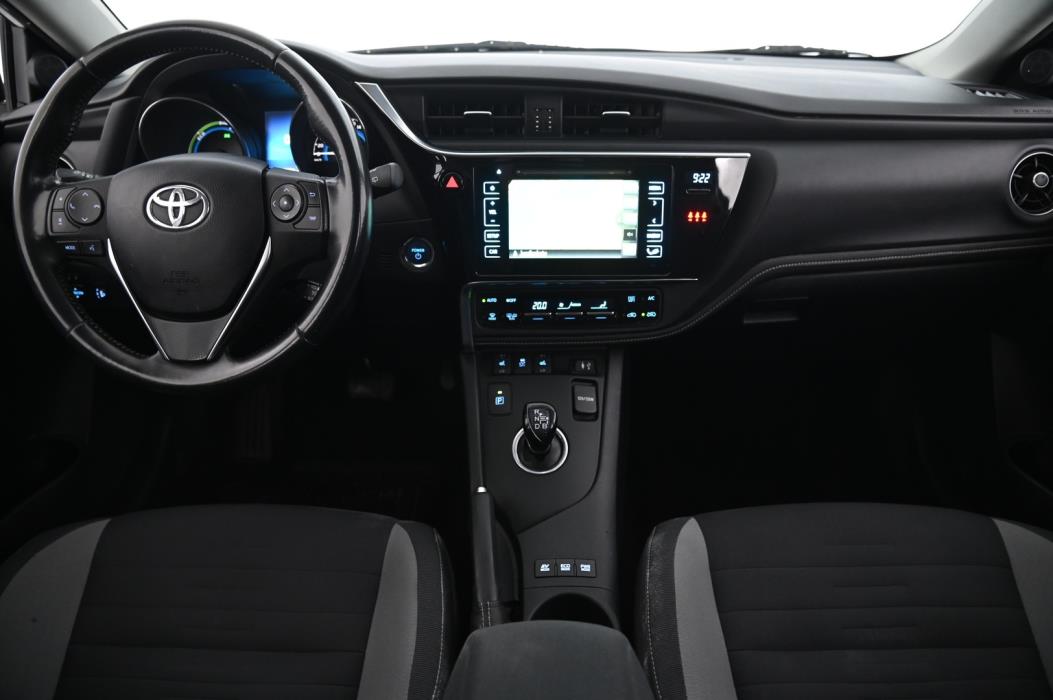 TOYOTA Auris 2016