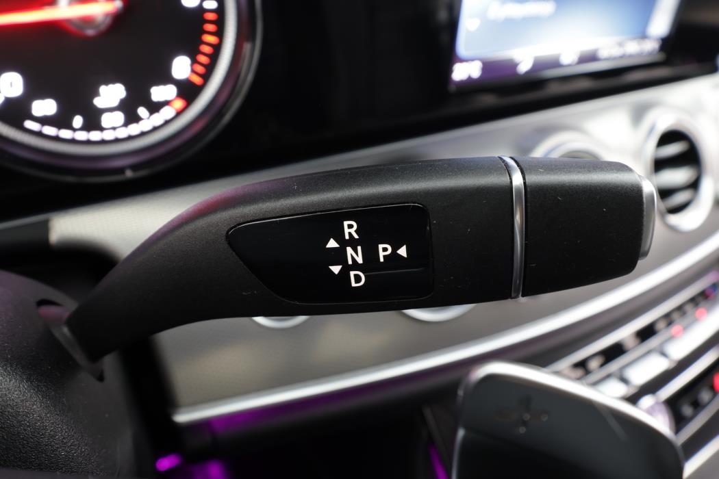 MERCEDES-BENZ E 2019