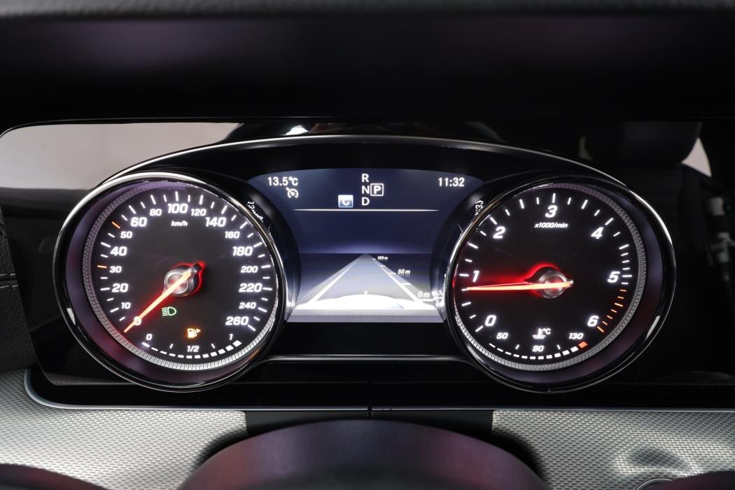 MERCEDES-BENZ E 2019