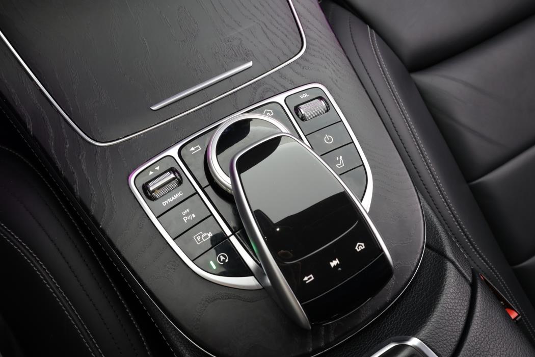 MERCEDES-BENZ E 2019