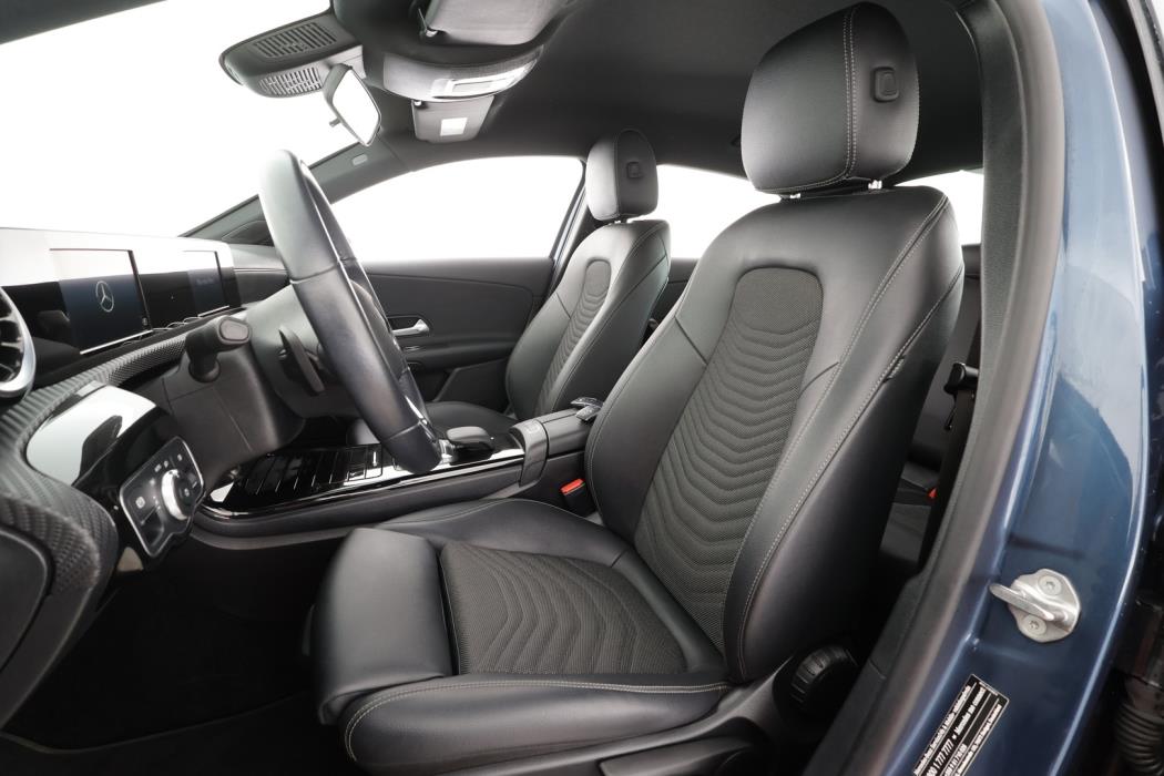 MERCEDES-BENZ A 2022