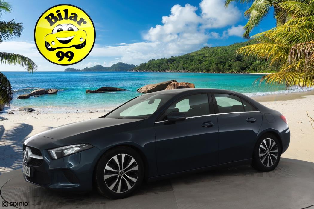 MERCEDES-BENZ A 2022