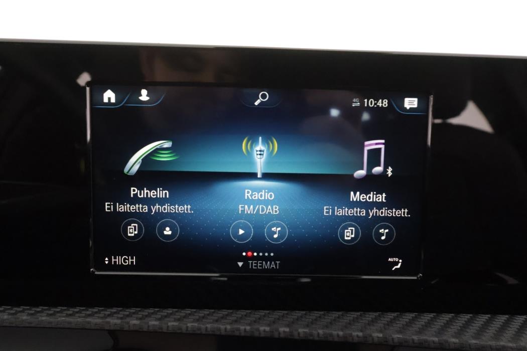 MERCEDES-BENZ A 2022