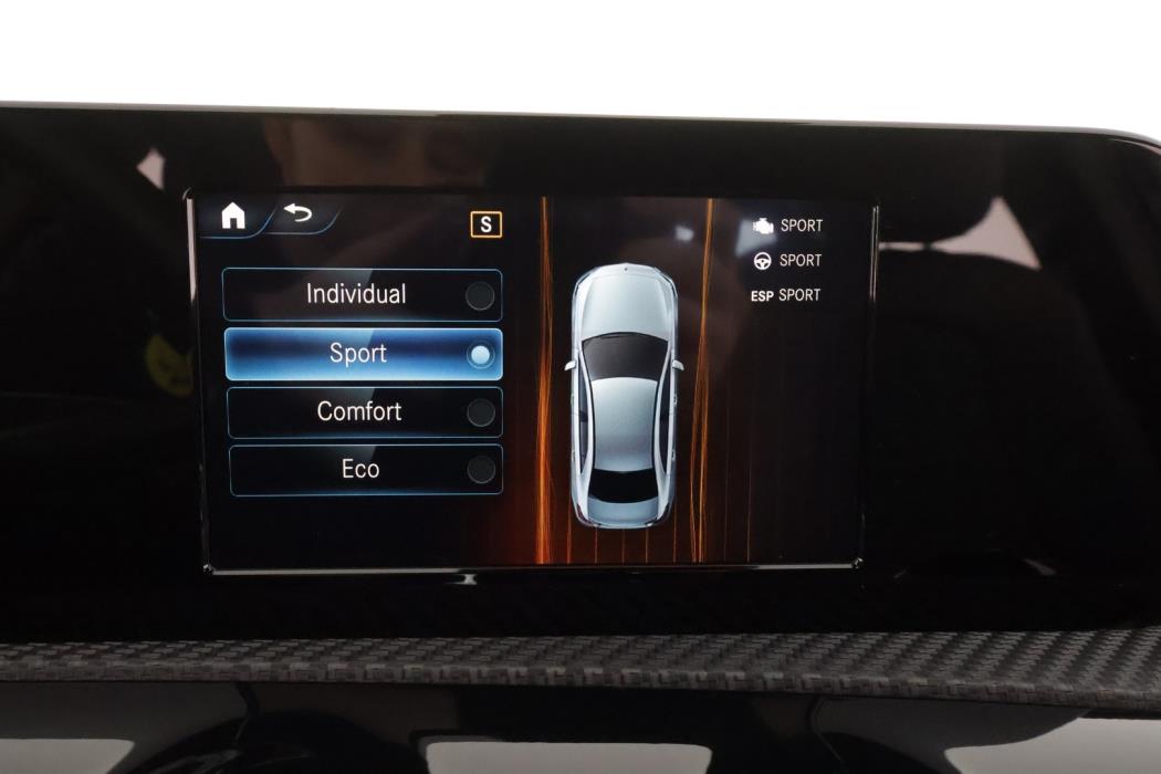 MERCEDES-BENZ A 2022