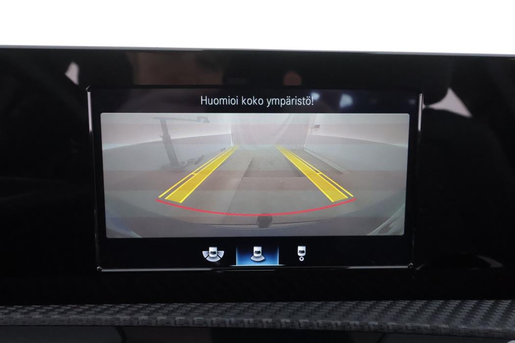 MERCEDES-BENZ A 2022