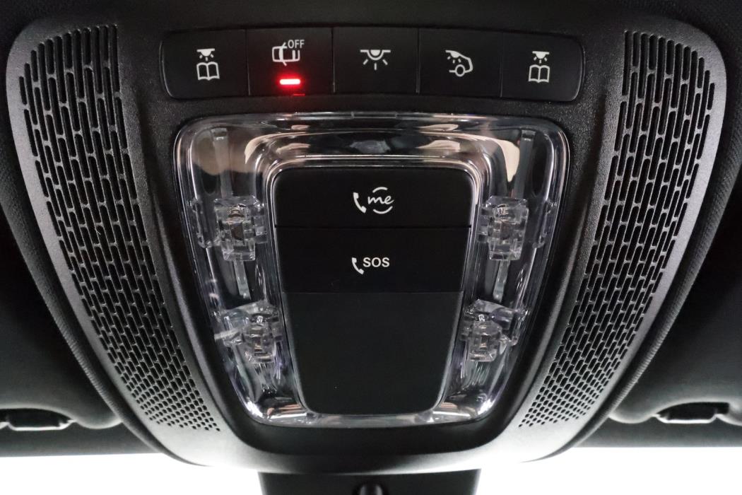 MERCEDES-BENZ A 2022