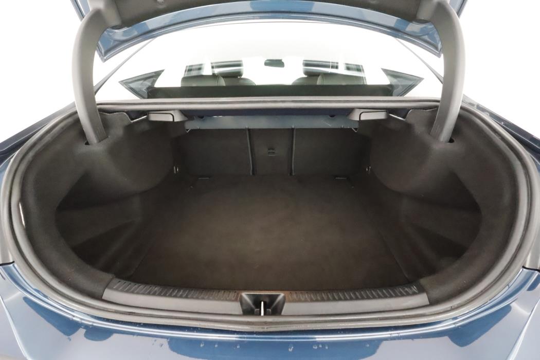 MERCEDES-BENZ A 2022