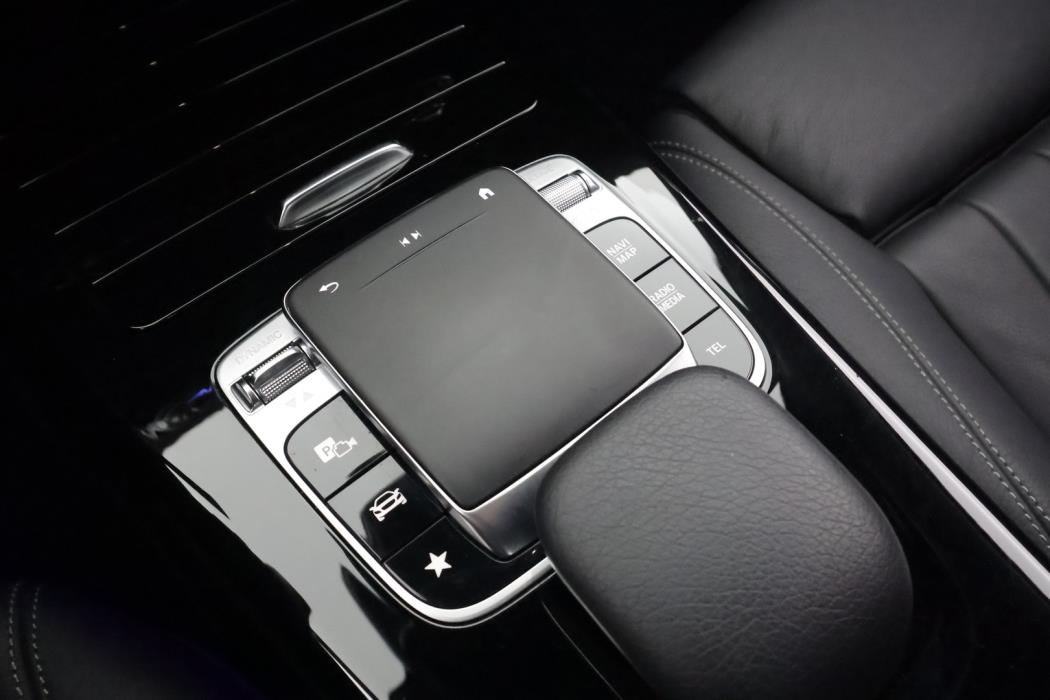 MERCEDES-BENZ A 2019