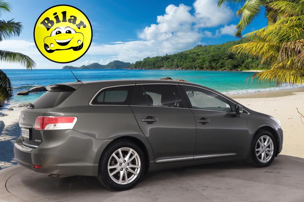 TOYOTA Avensis 2012