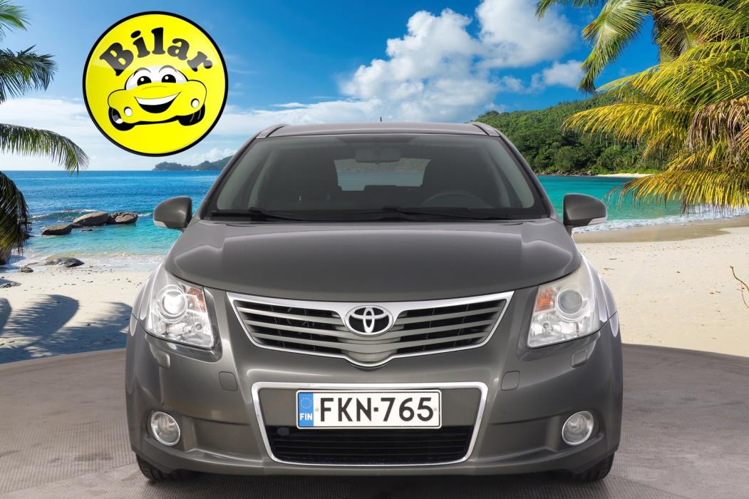 TOYOTA Avensis 2012
