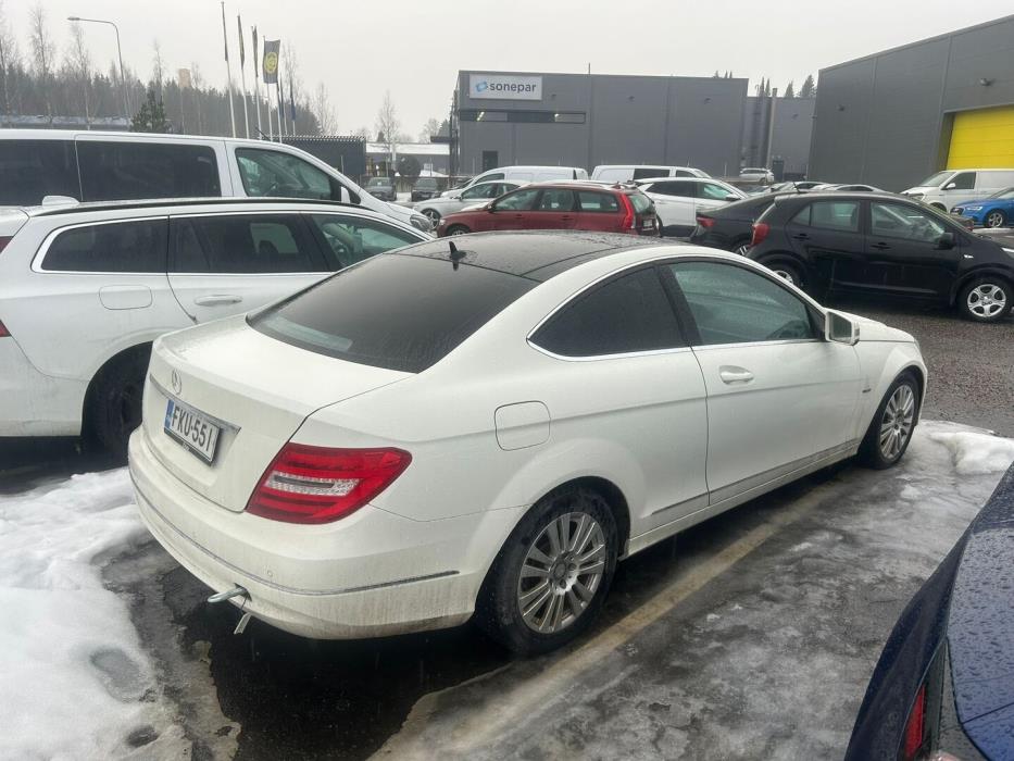 MERCEDES-BENZ C 2012