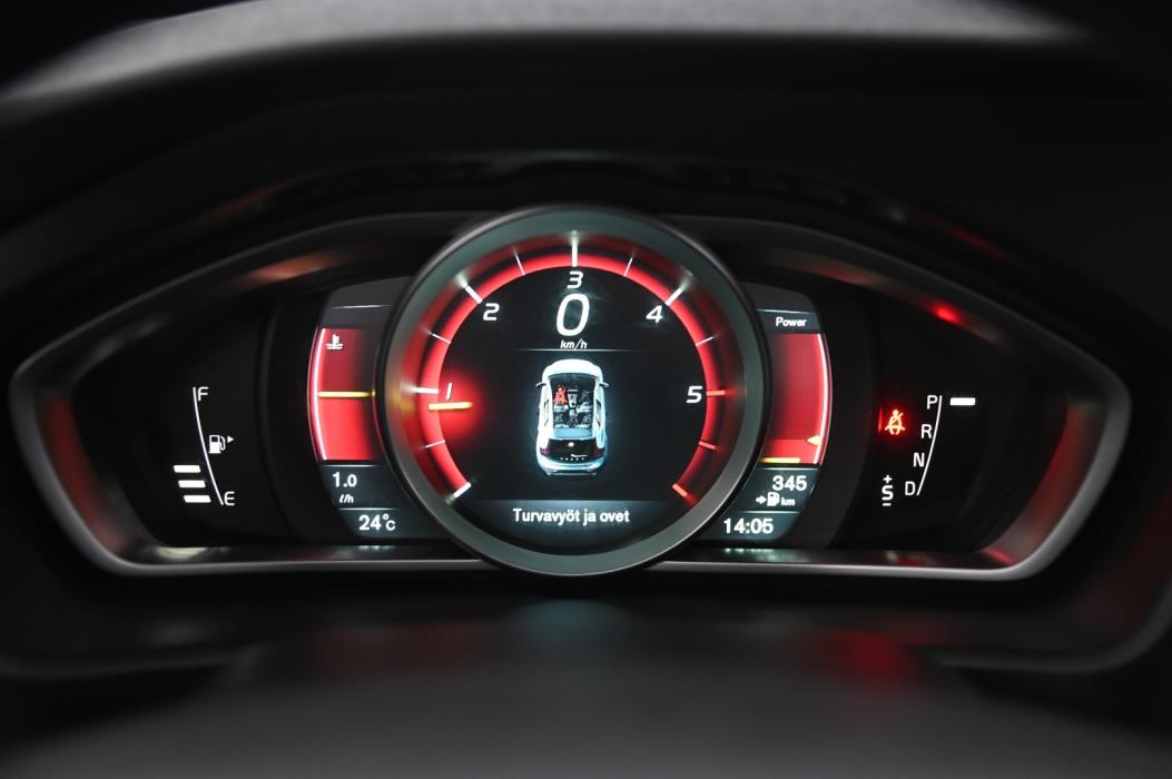 VOLVO V40 2015