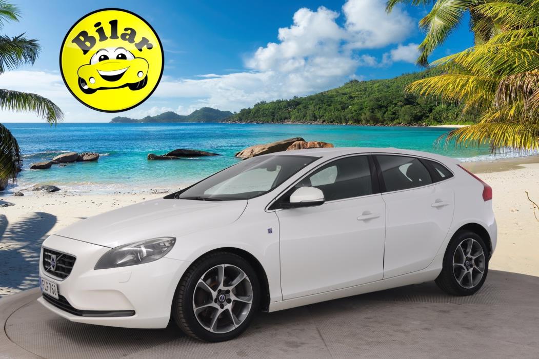 VOLVO V40 2015