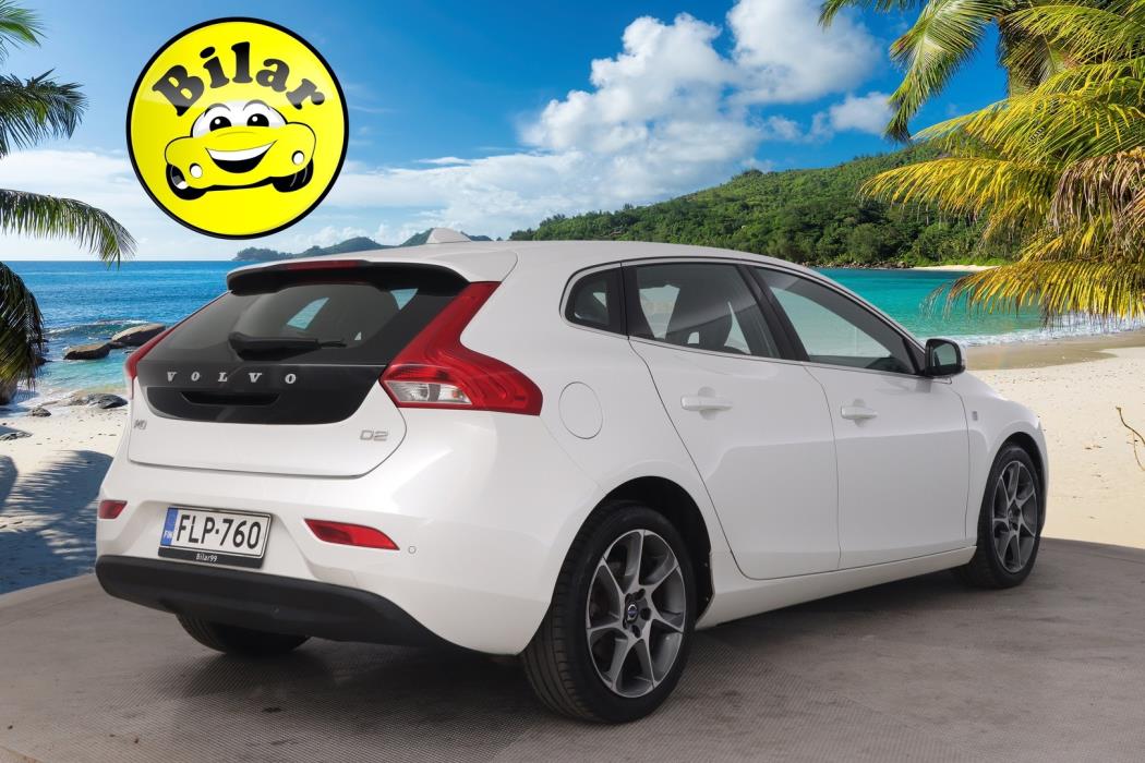 VOLVO V40 2015