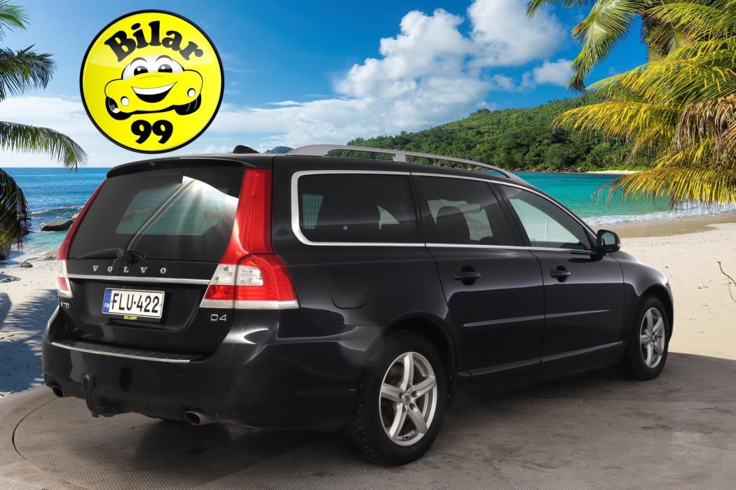 VOLVO V70 2015
