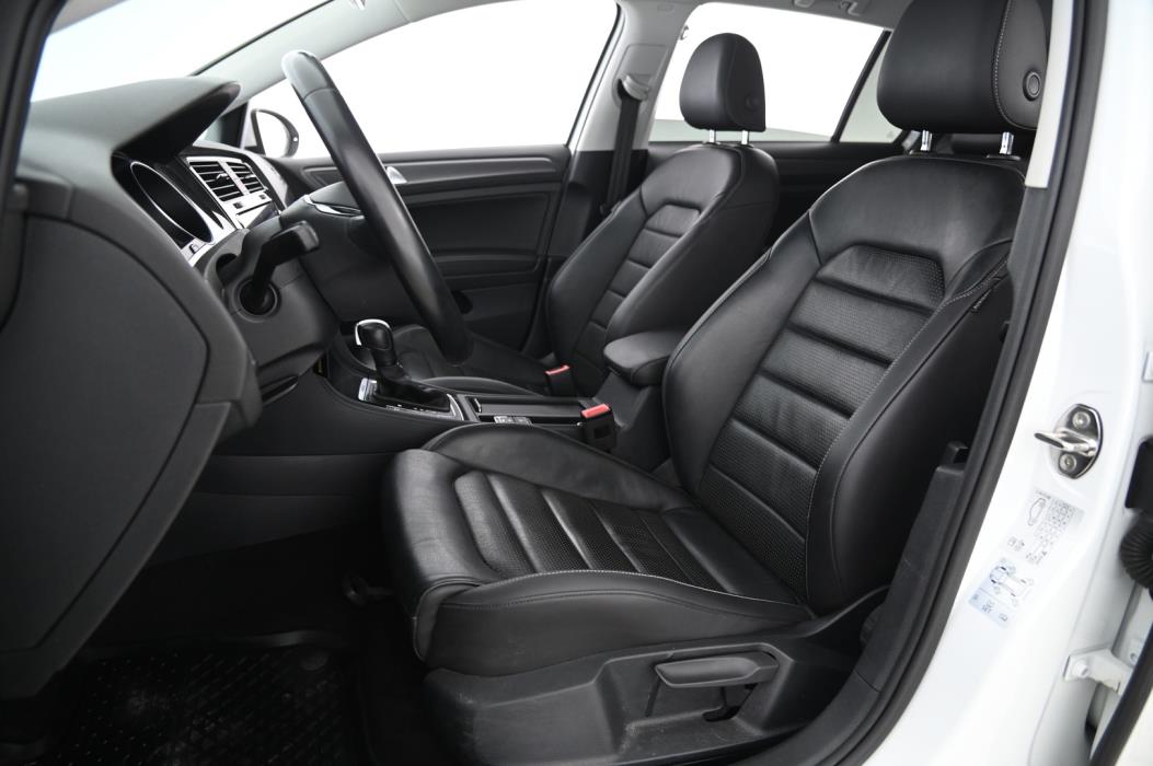 VOLKSWAGEN Golf 2020